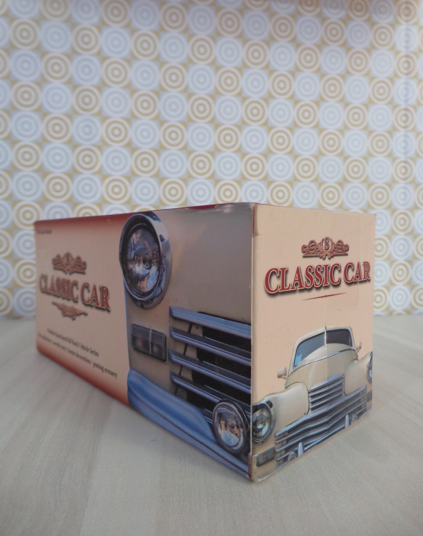 Classic Car Pullback Car Alloy Diecast Metal Vintage Car Openable Doors  (White, Pack of: 1)